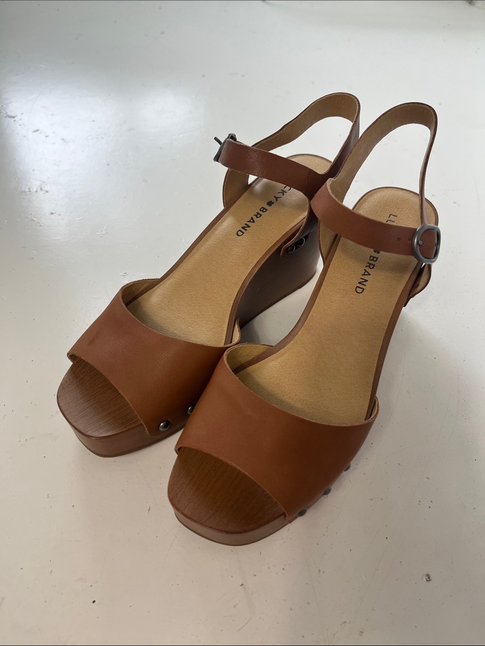 Lucky Brand 7.5 Cognac Brown Strap Wedge Style Heeled Shoes